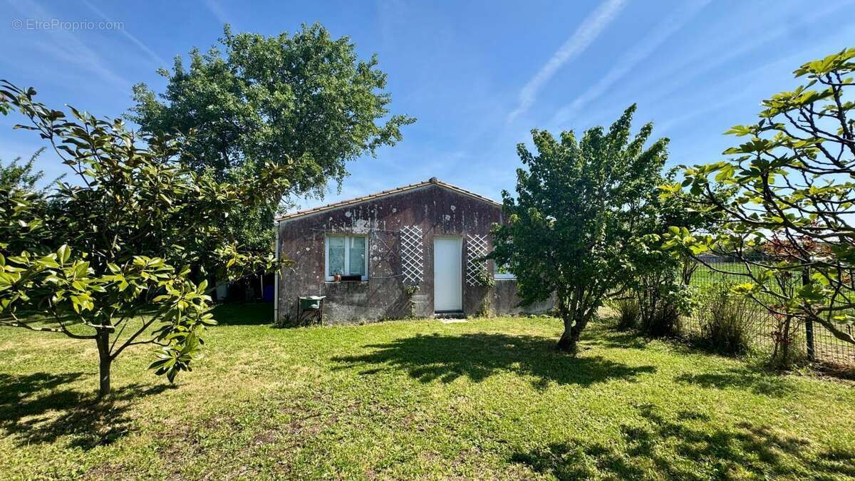 Maison à SAINT-CLEMENT-DES-BALEINES