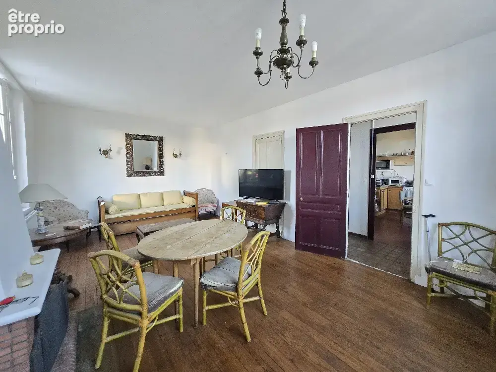 Maison familiale de caractère à Chaponost, 244 m2 habitables (304 m2 au sol total) sur terrain clos et arboré - photo 11
