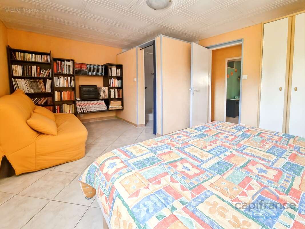 MAISON de 222m² ou double habitation - PISCINE - Terrain arboré de 830m² sans vis-à-vis - CASTRIES (34) - photo 12