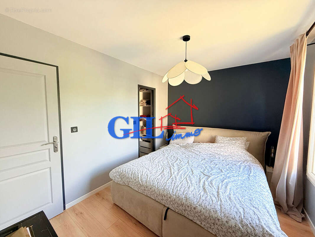 Maison à SAVIGNY-LE-TEMPLE