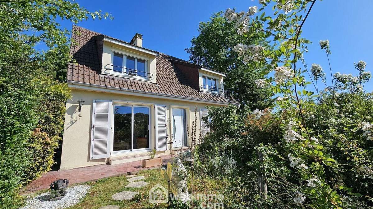 Venez découvrir cette belle maison de 116 m². - Maison à LA FERTE-ALAIS