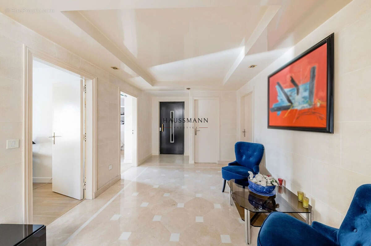 Appartement à NEUILLY-SUR-SEINE