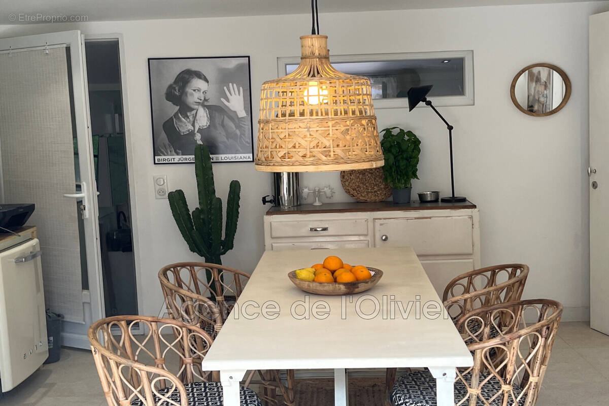 Maison à CHATEAUNEUF-GRASSE