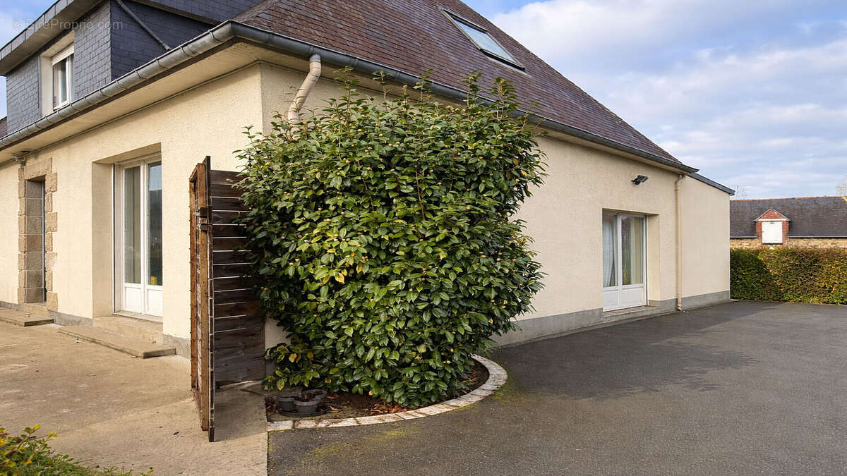 Maison à SERVON-SUR-VILAINE