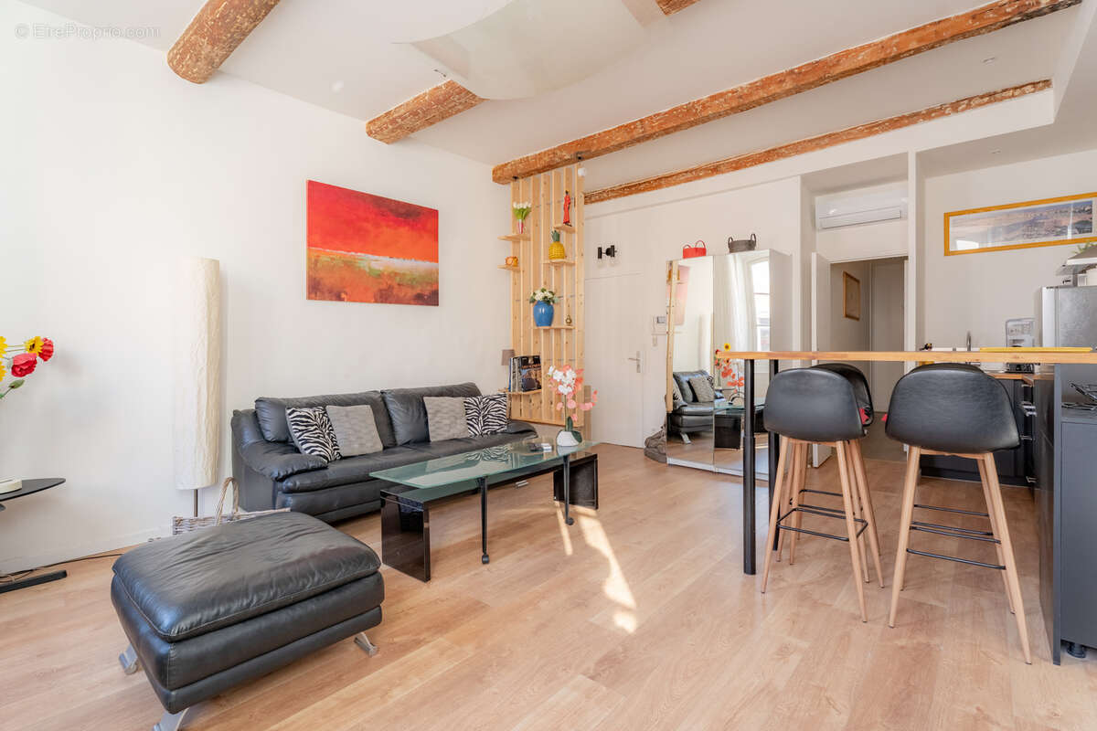 Appartement à MARSEILLE-1E