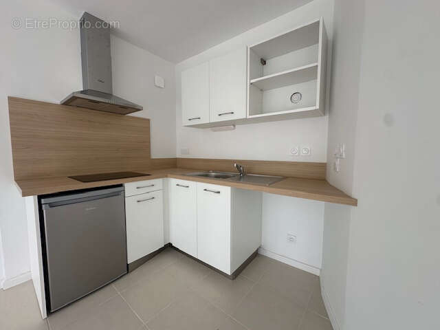 Appartement T2 entièrement rénové en rez de jardin dans résidence fermée. - photo 3