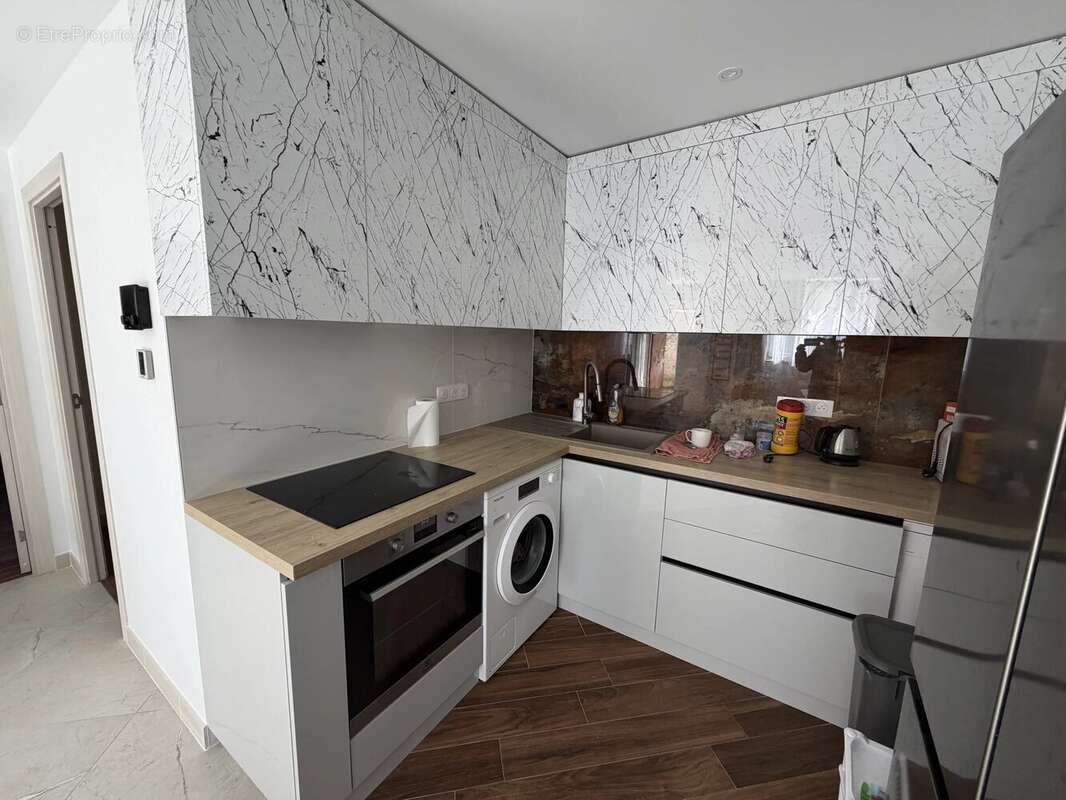 Appartement à CONTES