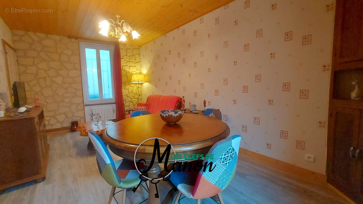 Maison à BESSINES-SUR-GARTEMPE