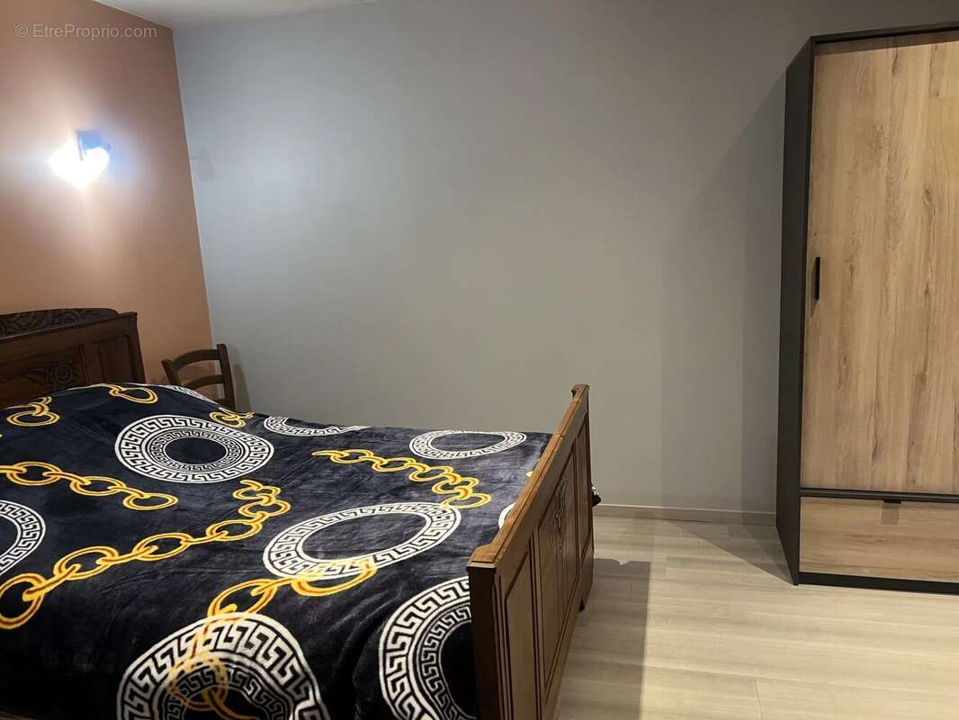 Maison à CHEVRIERES