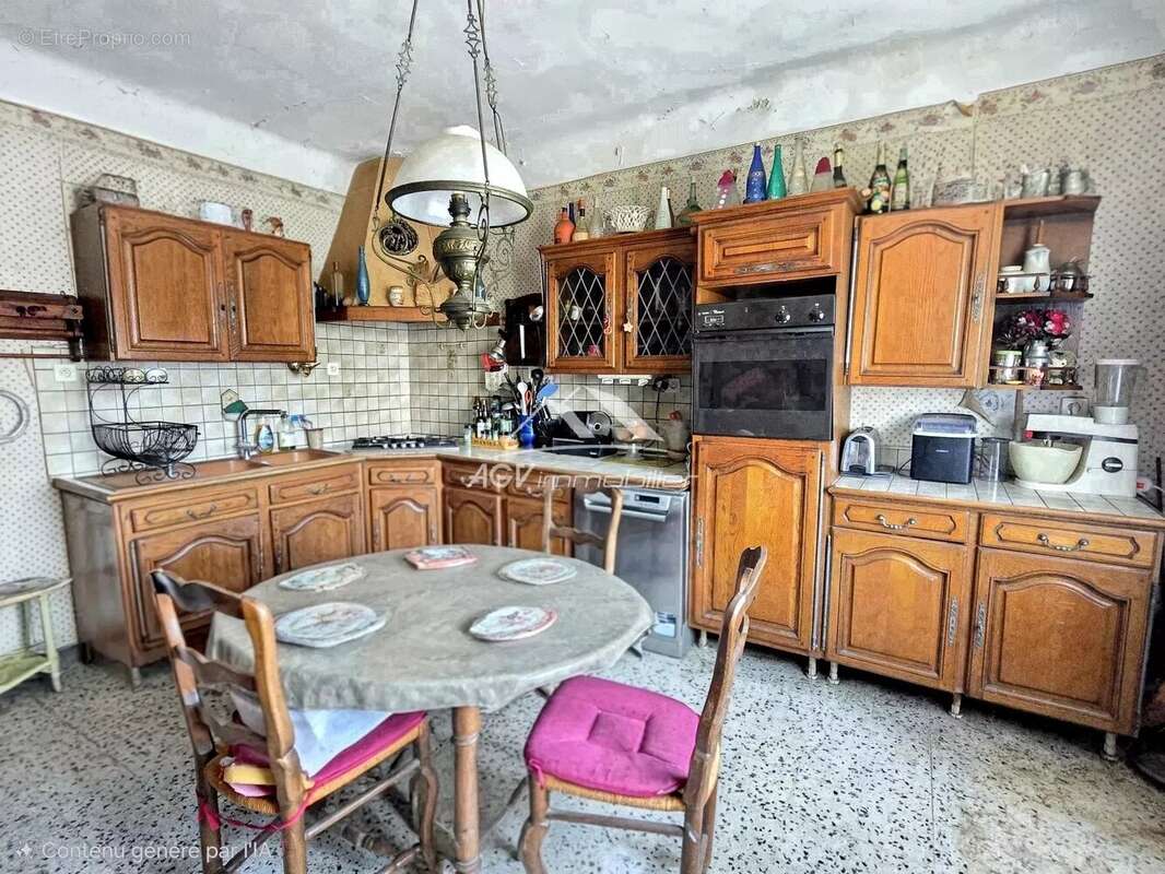Maison avec local  et dépendances - photo 3