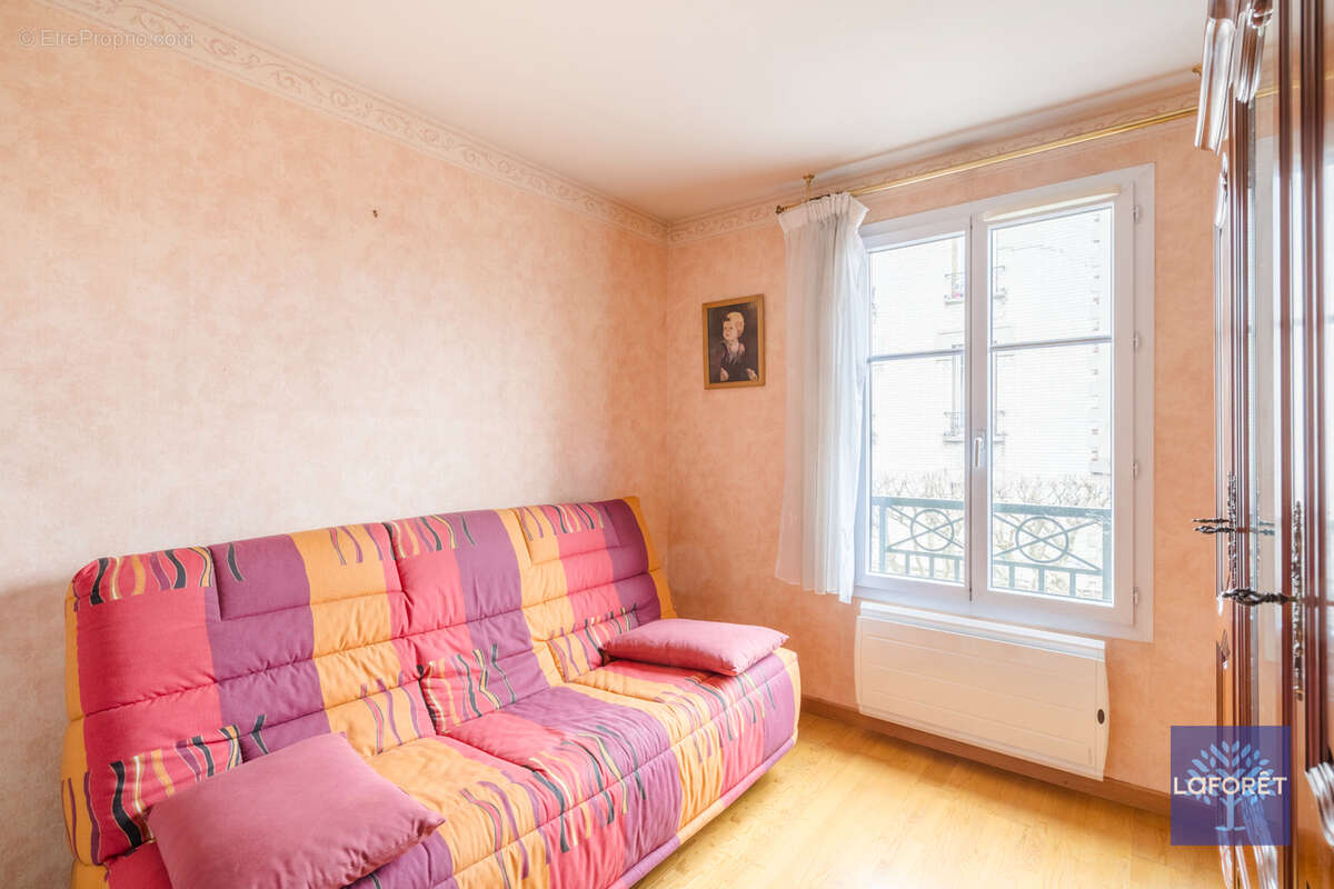 Appartement à LES PAVILLONS-SOUS-BOIS