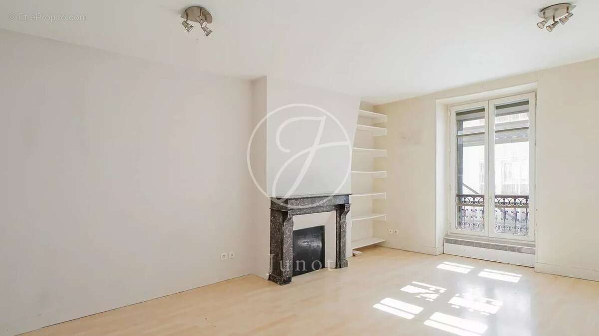 Appartement à PARIS-11E