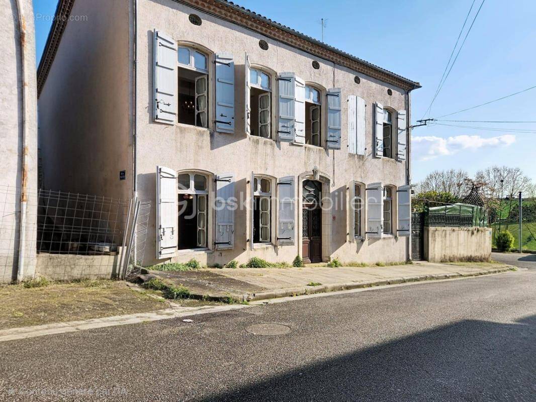 Maison à MEZIN