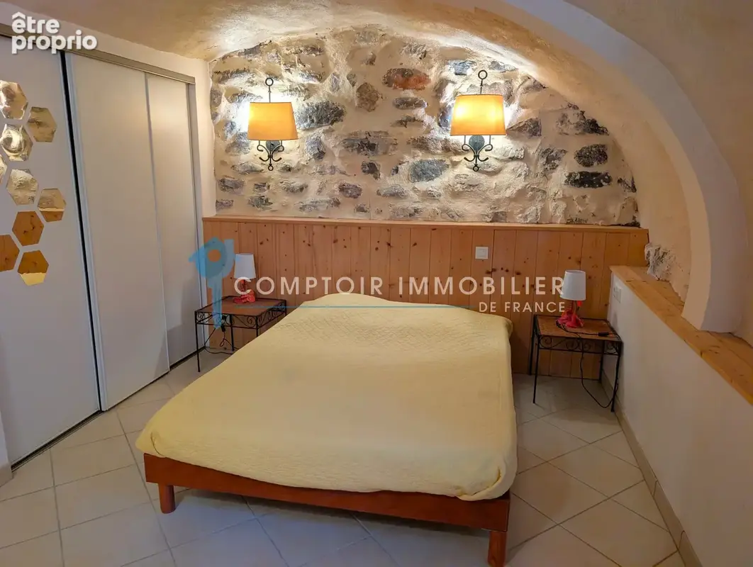 Dépt. 07 - A VENDRE à LAVILLEDIEU - Grand Mas de 530 m2 avec 7 appartements loués - Parcelle de 1600 m2. Inves - photo 7