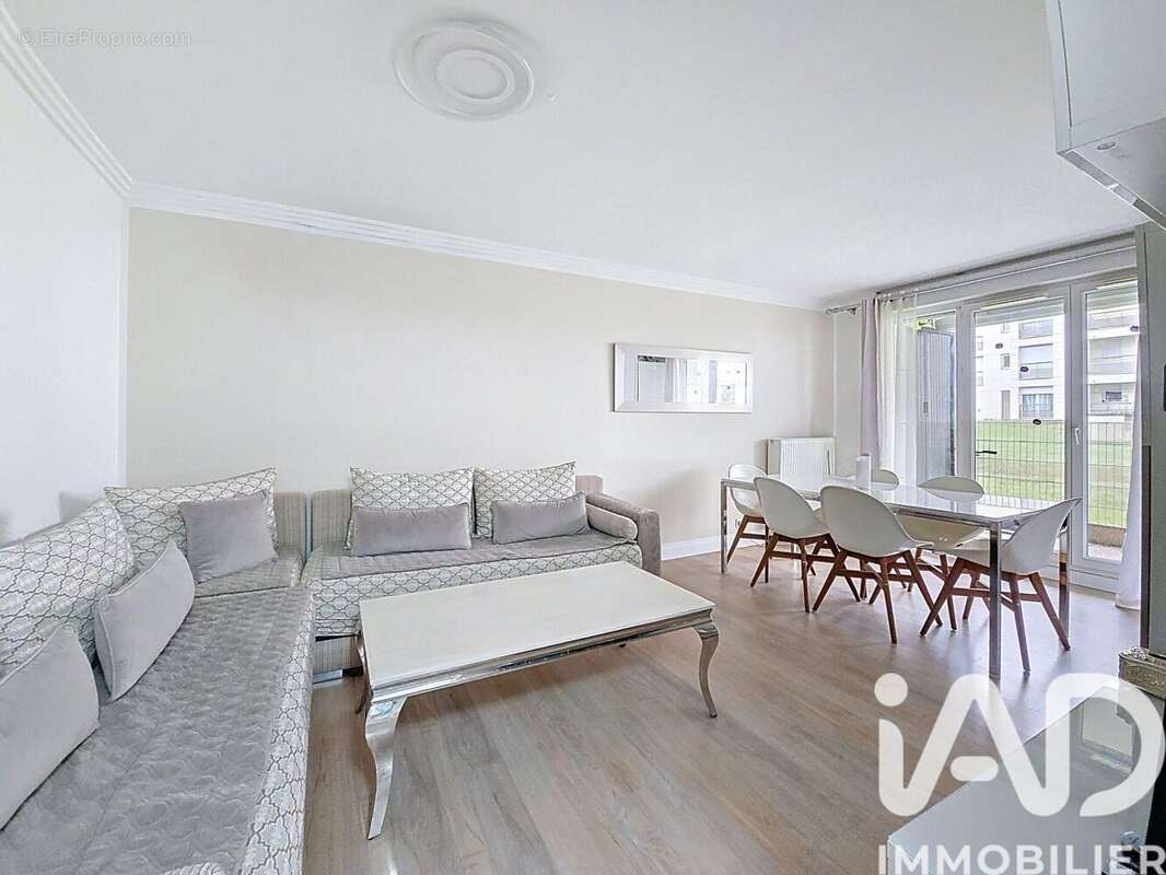 Photo 2 - Appartement à SURESNES