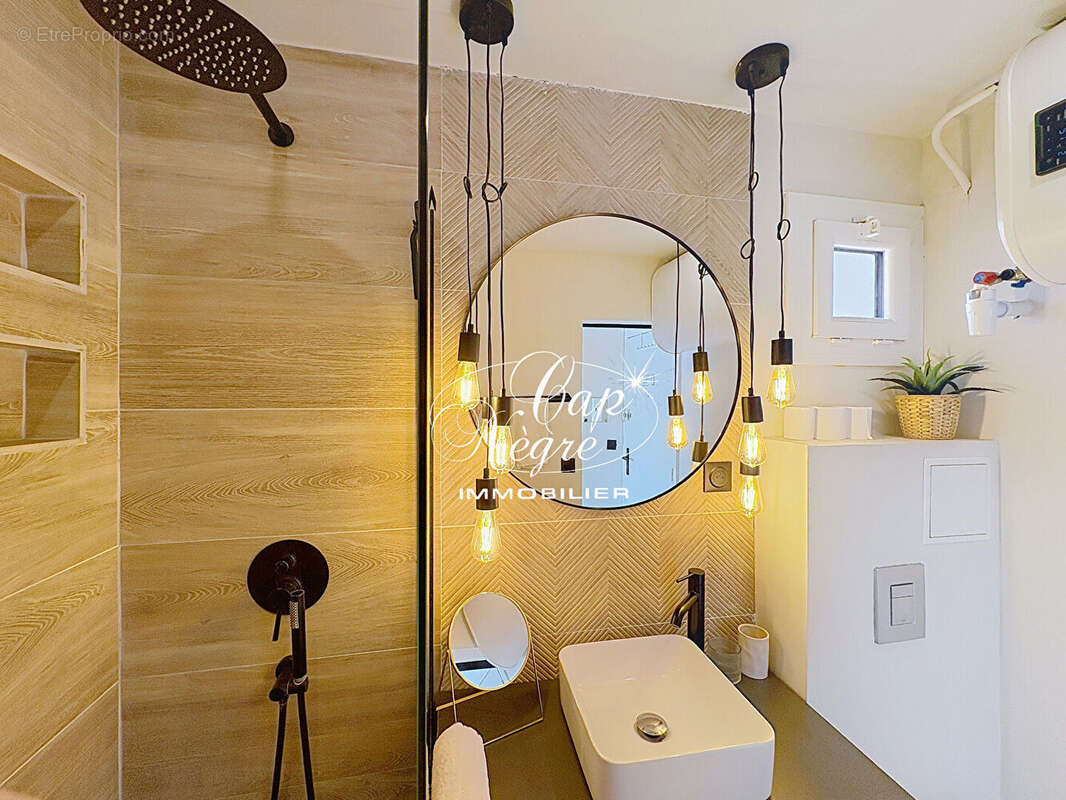 Appartement à LA CROIX-VALMER