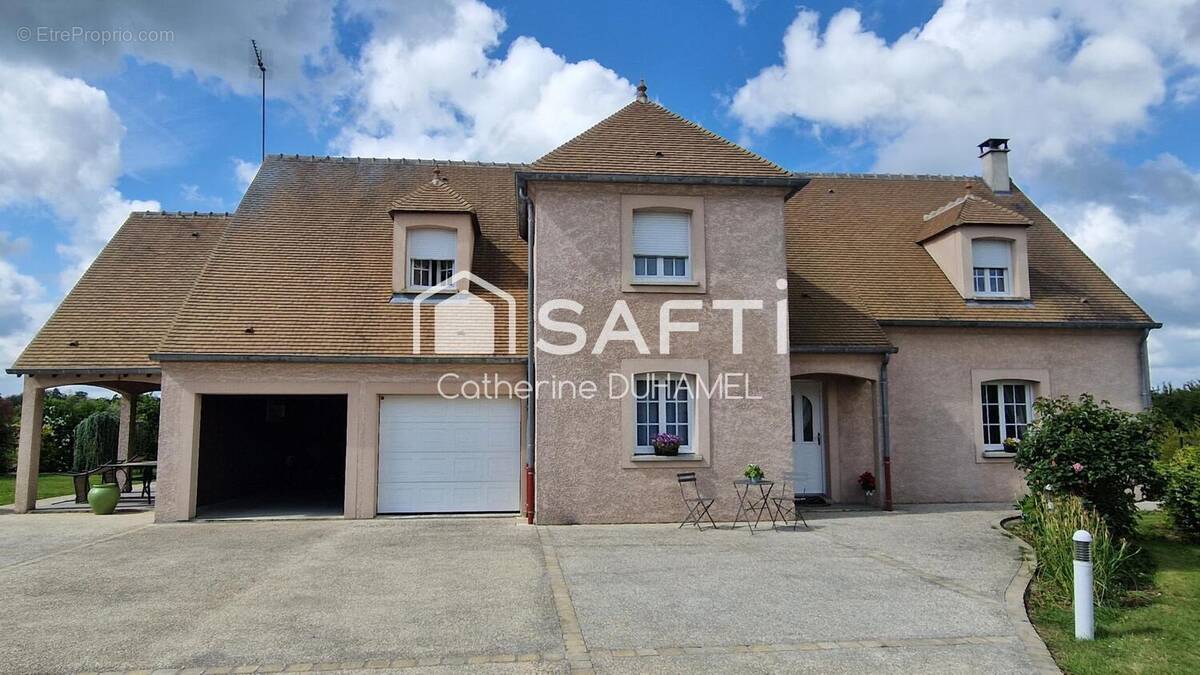 Photo 1 - Maison à SAVIGNY-SUR-CLAIRIS