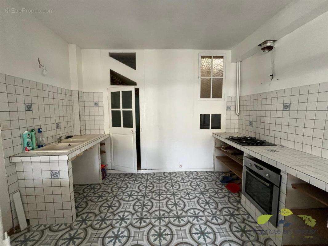 Maison à SAINT-LEONARD-DE-NOBLAT