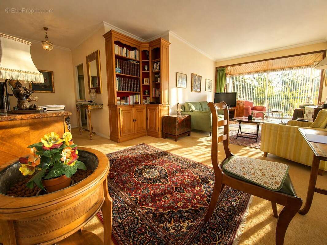 Appartement à FONTENAY-LE-FLEURY