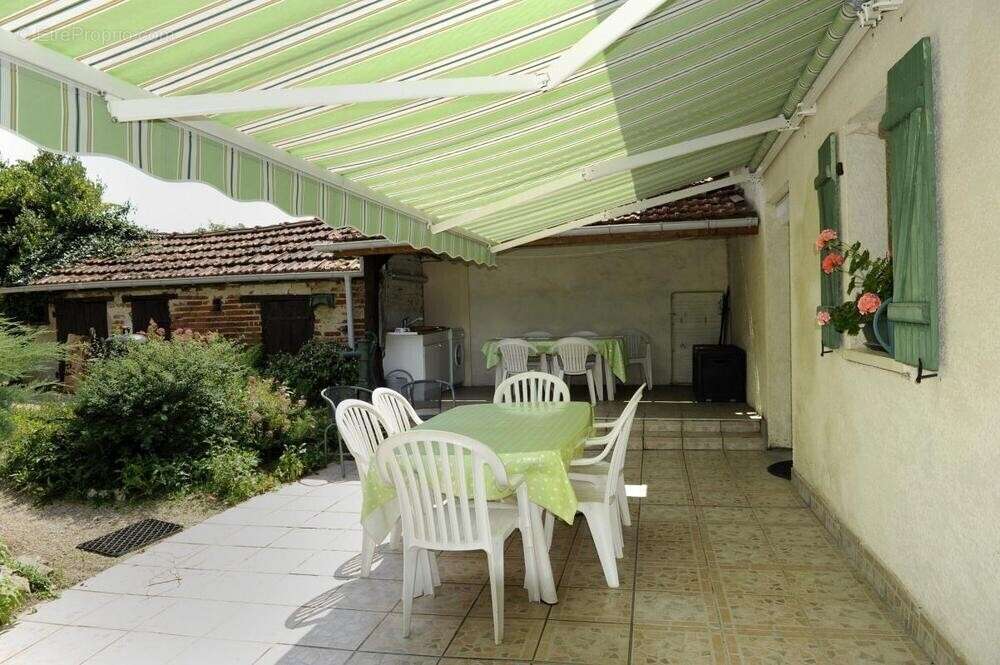 Maison à PONTOUX