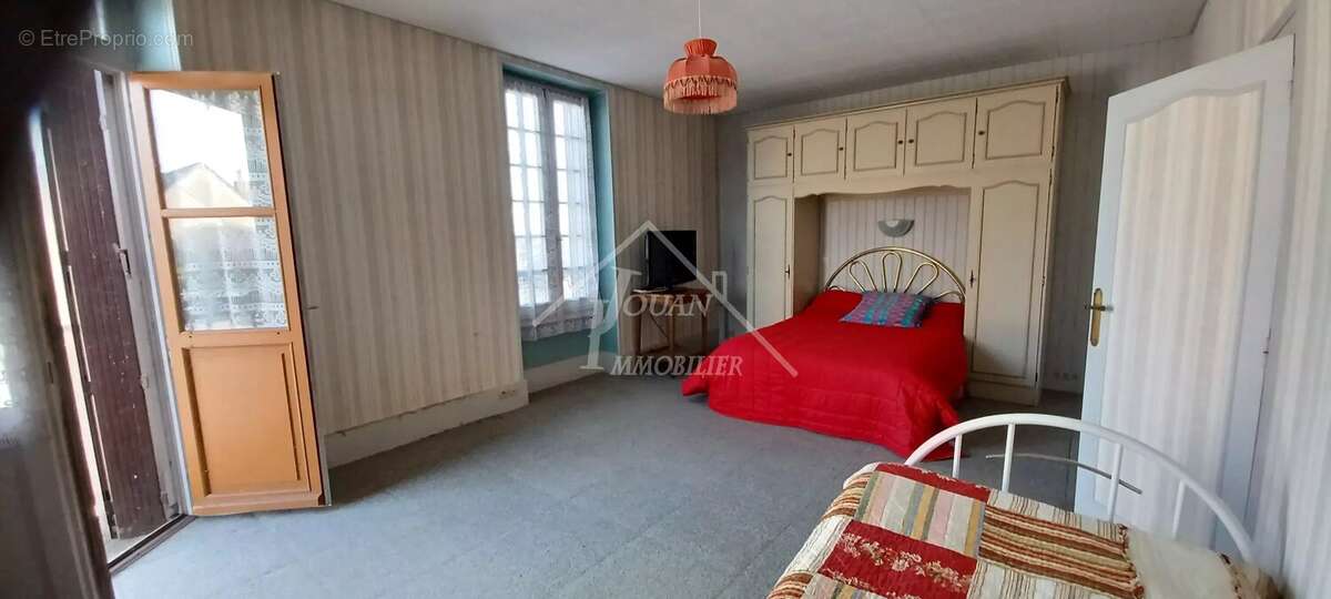 Appartement à SAINT-LEOPARDIN-D'AUGY