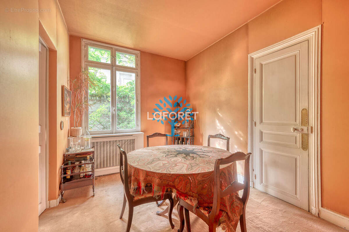 Maison à NEUILLY-SUR-SEINE