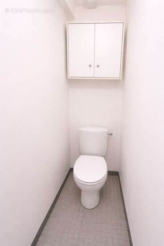 wc - Appartement à CLICHY