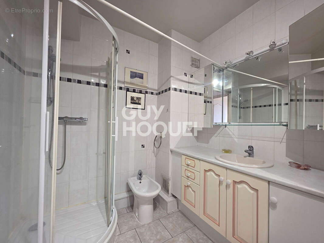 Limite Vincennes ! 86 m² avec vue Tour Eiffel, balcon, terrasse, parking - photo 9