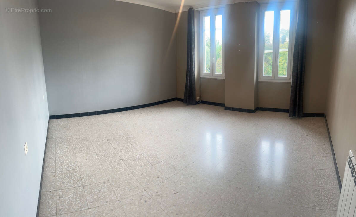 Maison à COURTHEZON