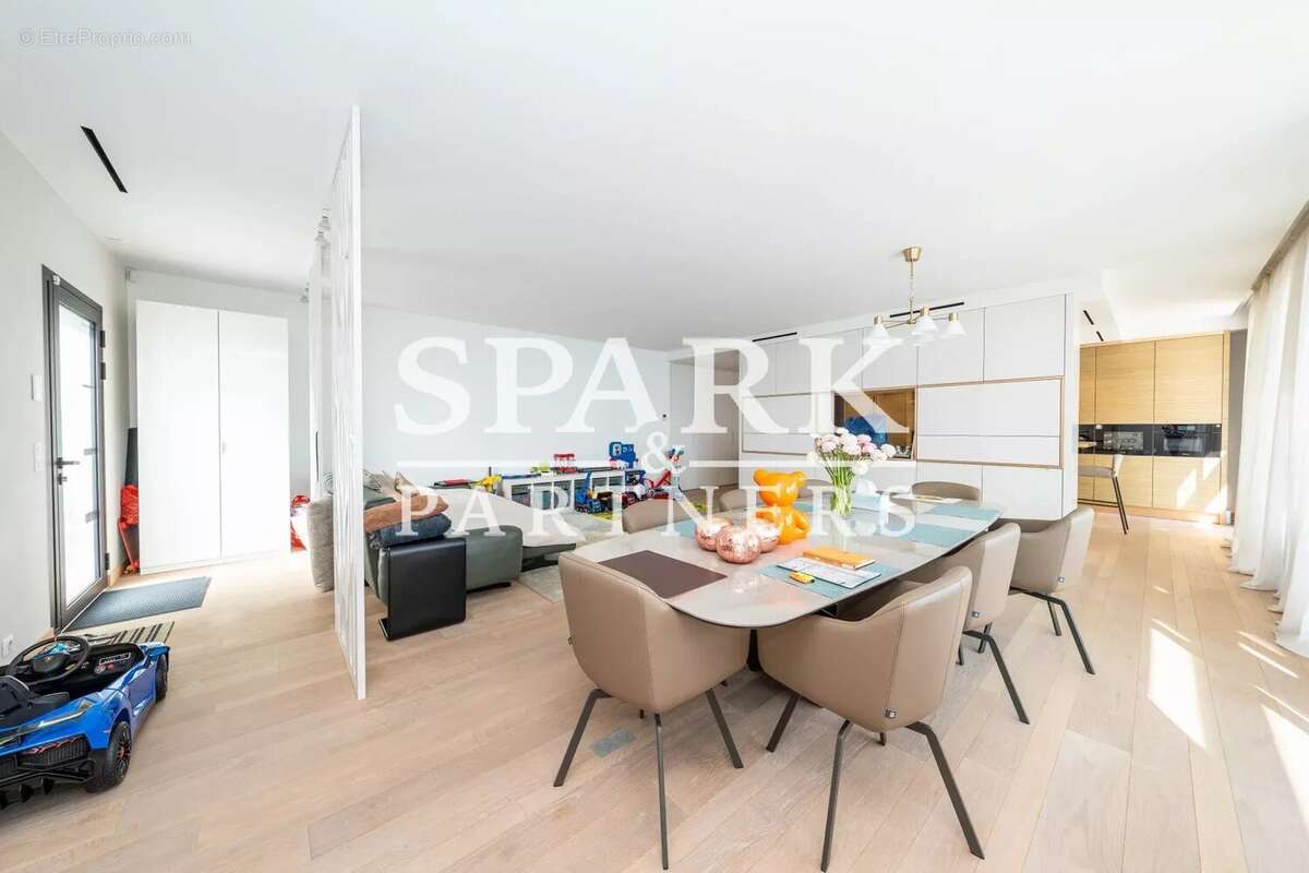 Appartement à ROQUEBRUNE-CAP-MARTIN