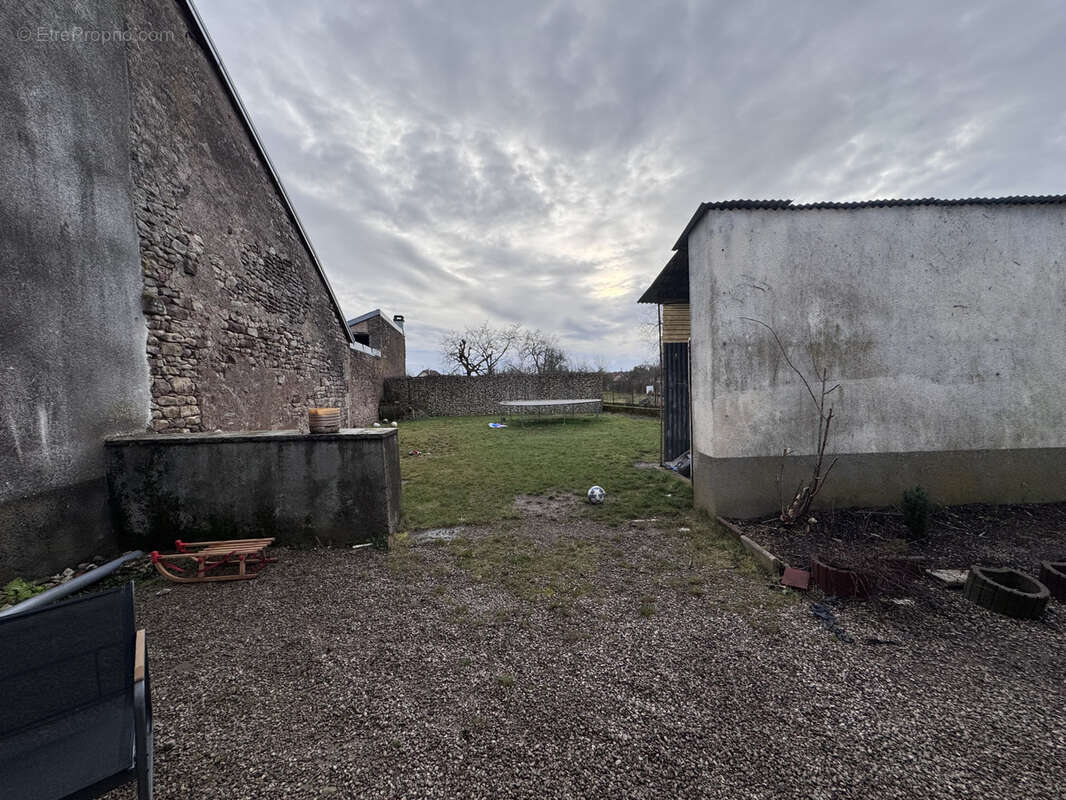 Maison à FROIDECONCHE