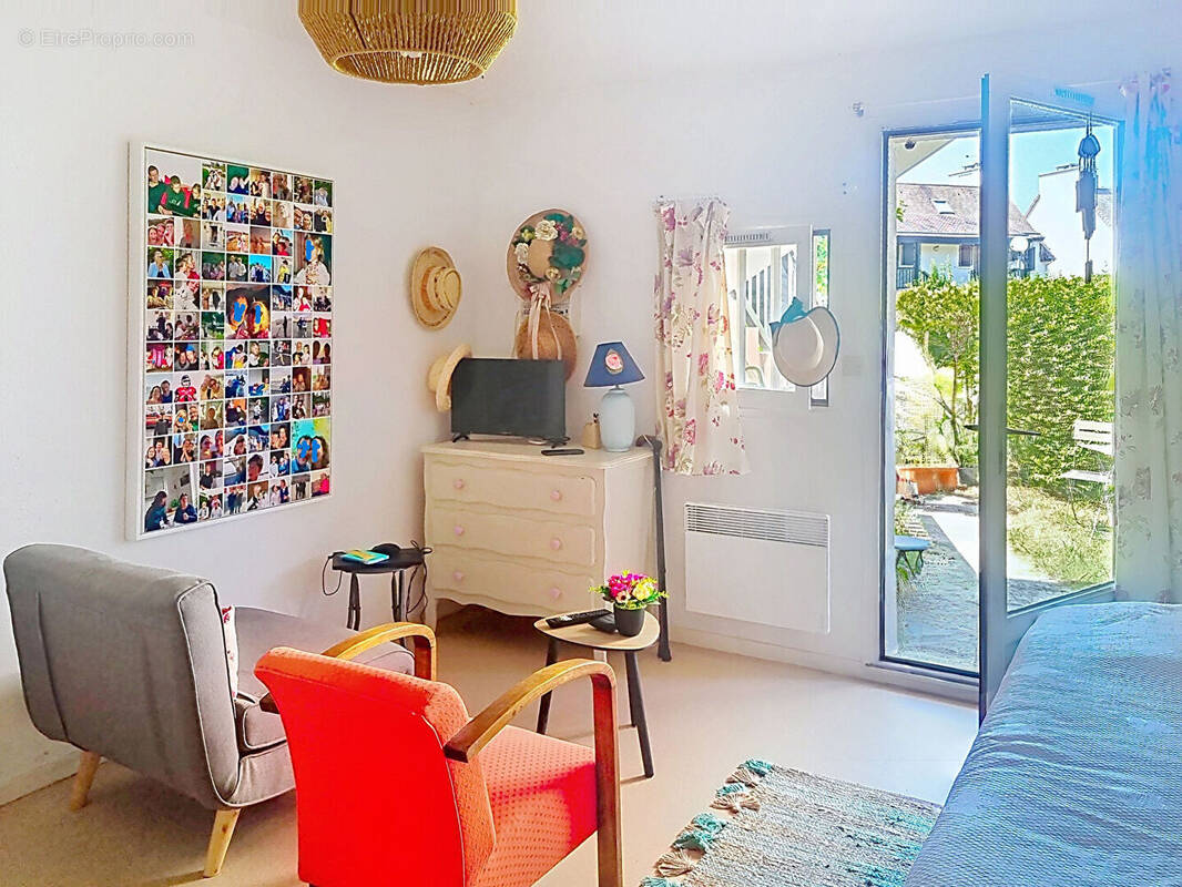 Appartement à VARAVILLE