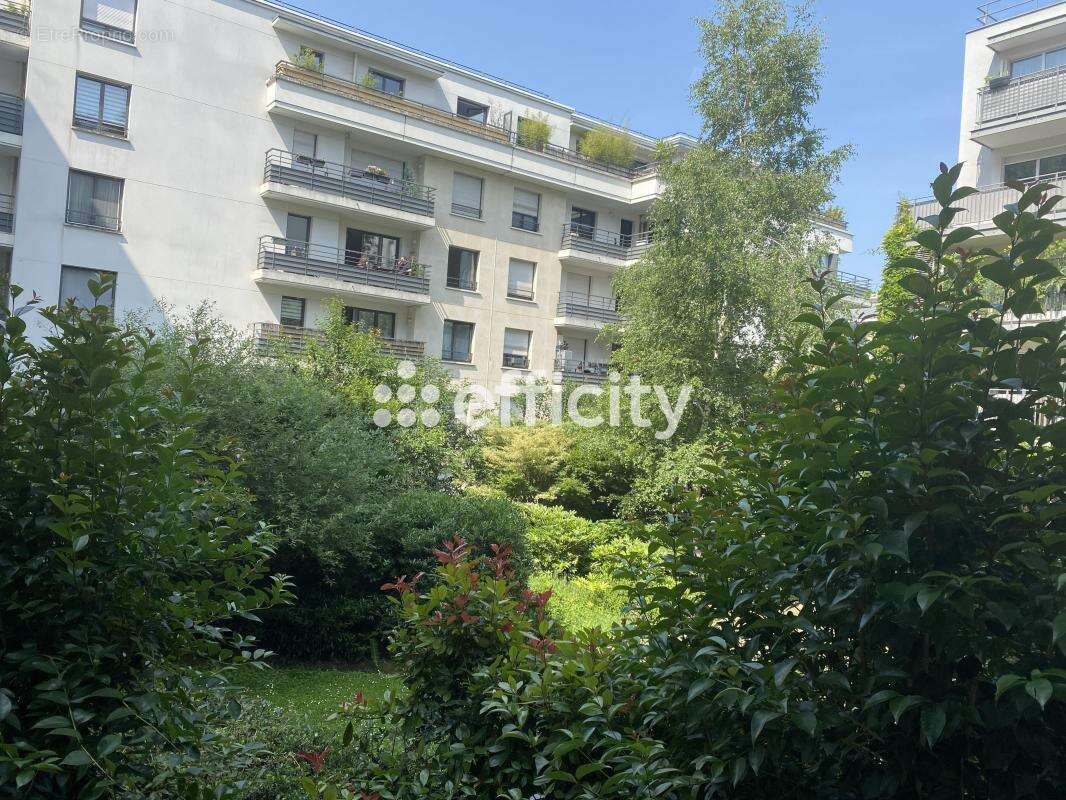 Appartement à ISSY-LES-MOULINEAUX
