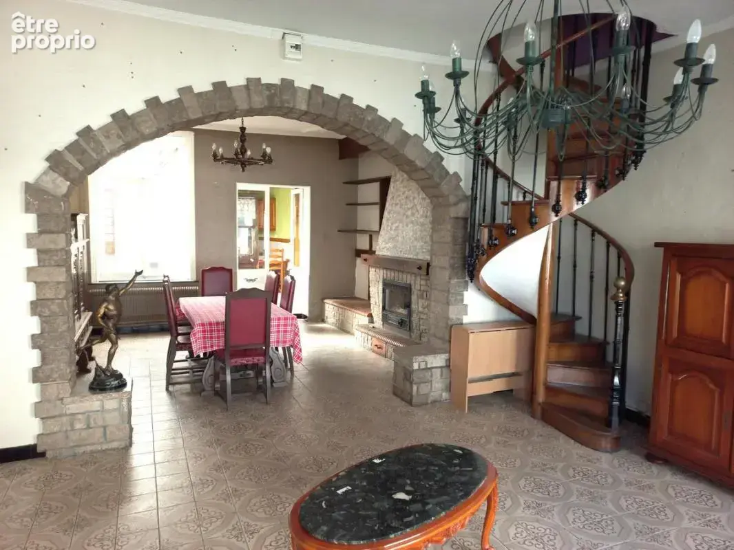 Maison à FRUGES