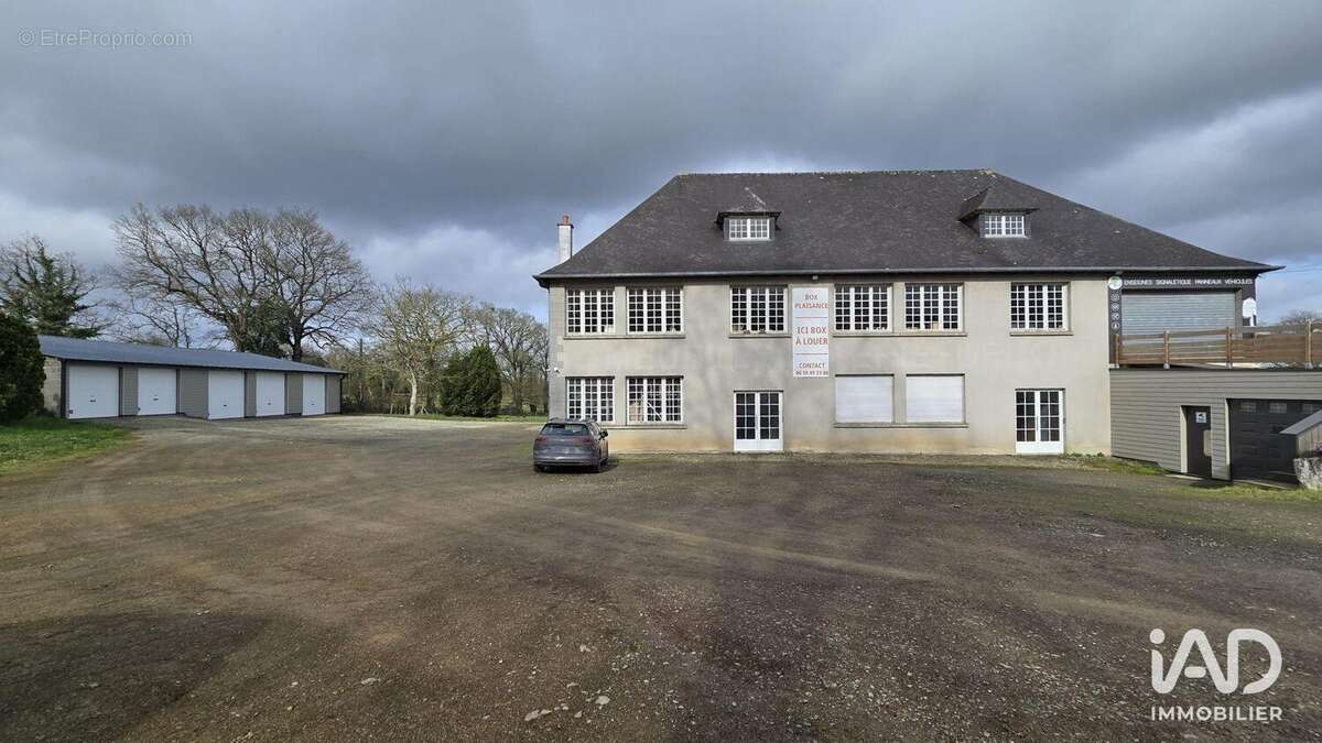 Commerce 950 m² à Saint-Aubin-Du-Cormier  - photo 6