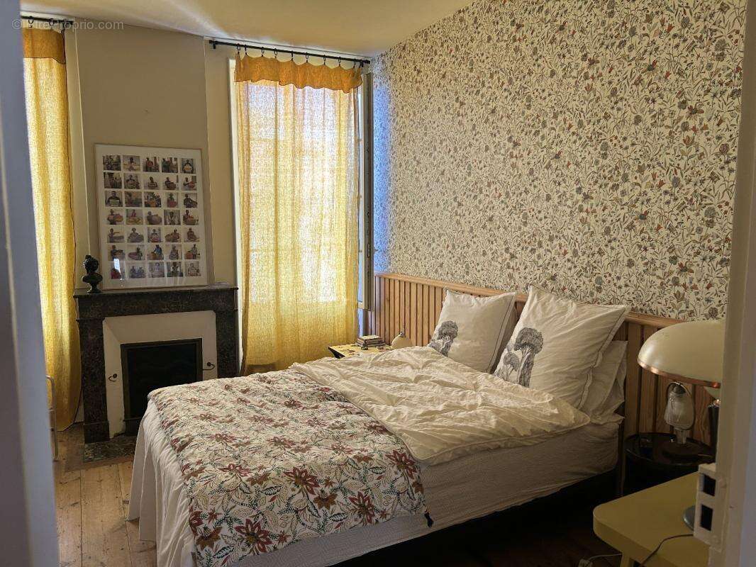 Maison à SAINT-JEAN-D'ANGELY