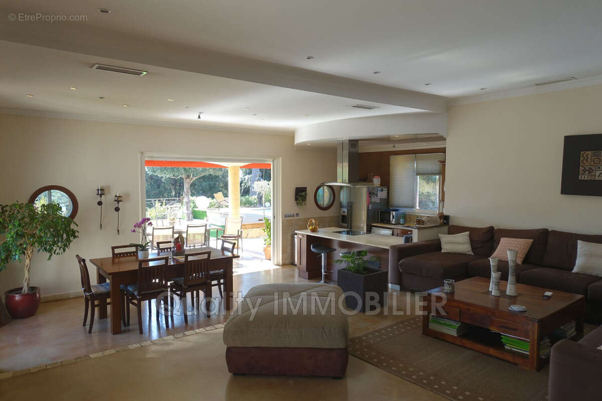 Maison à MOUANS-SARTOUX