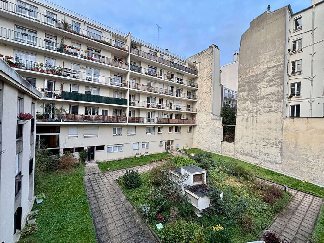 Appartement à PARIS-18E