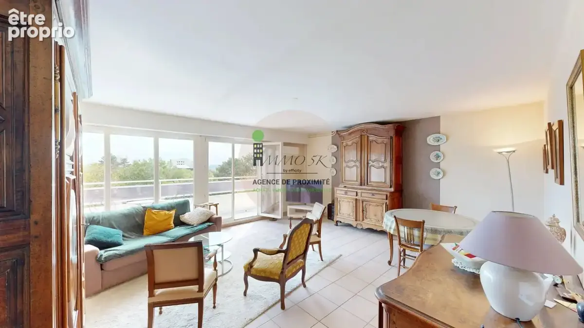 Rillieux-la-pape - centre ville - 3 pièces - 2 chambres - 84.74 m² - appartement lumineux avec balcon et cave - 150 000 € - photo 1