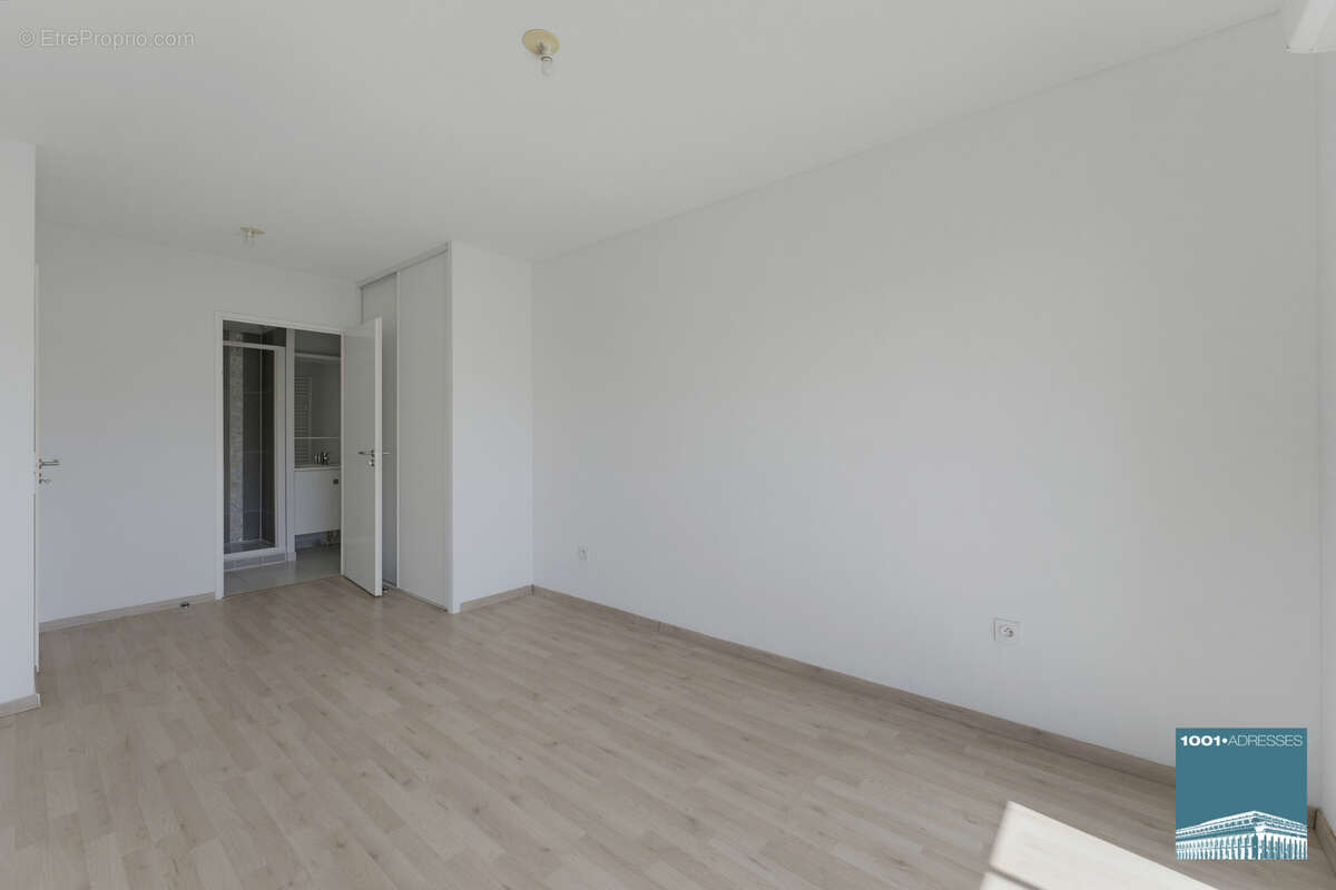 Dernier étage : T4 avec grande loggia et suite parentale - photo 6