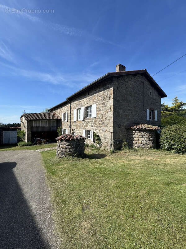 Maison à SAINT-JUST-MALMONT