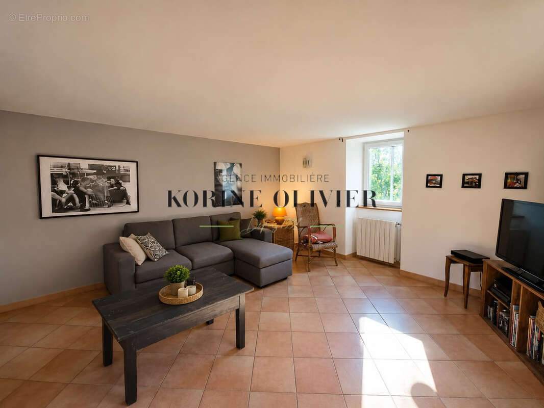 Maison en pierre de caractère   215 m2 Vue Ardèche - photo 8