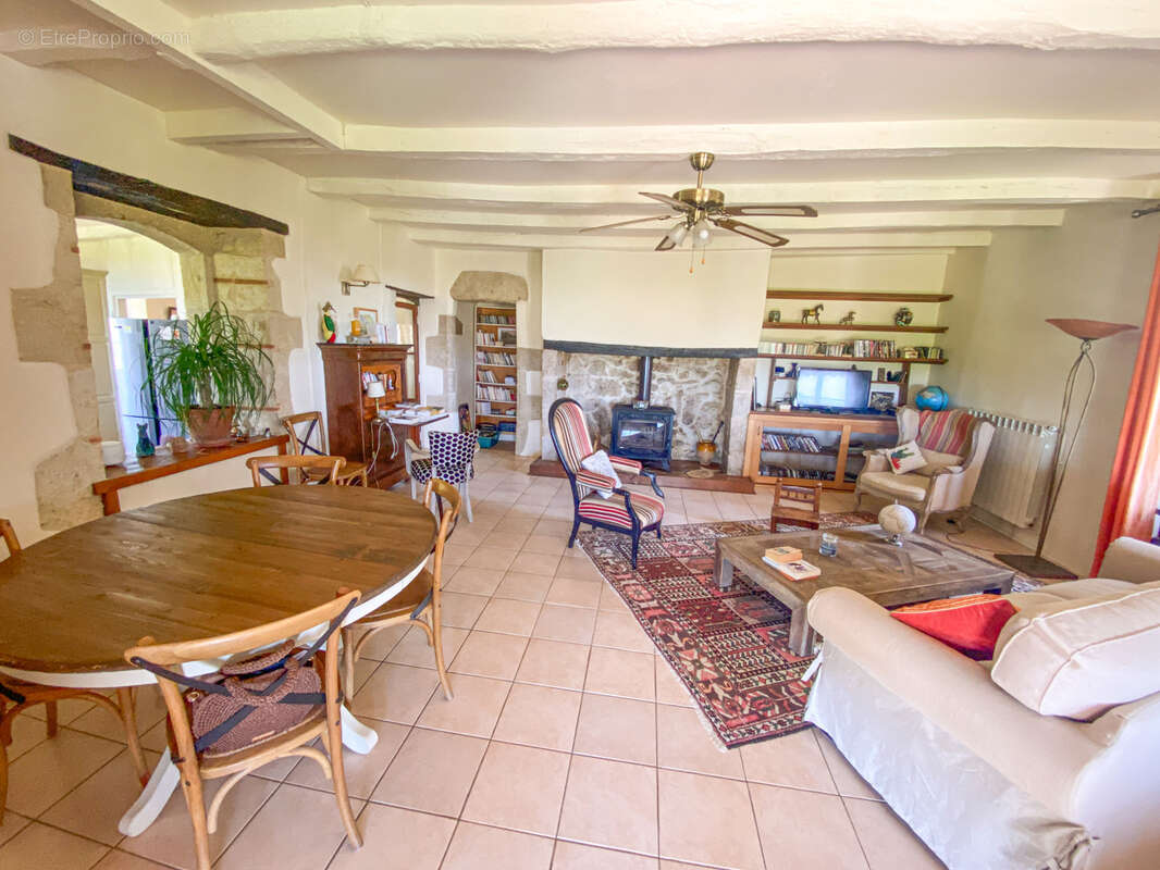 Maison à SAINT-MAURIN