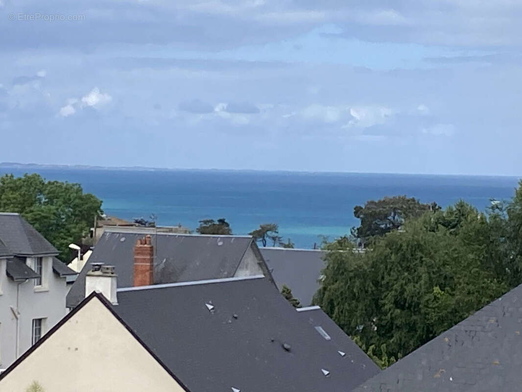 Maison à DONVILLE-LES-BAINS