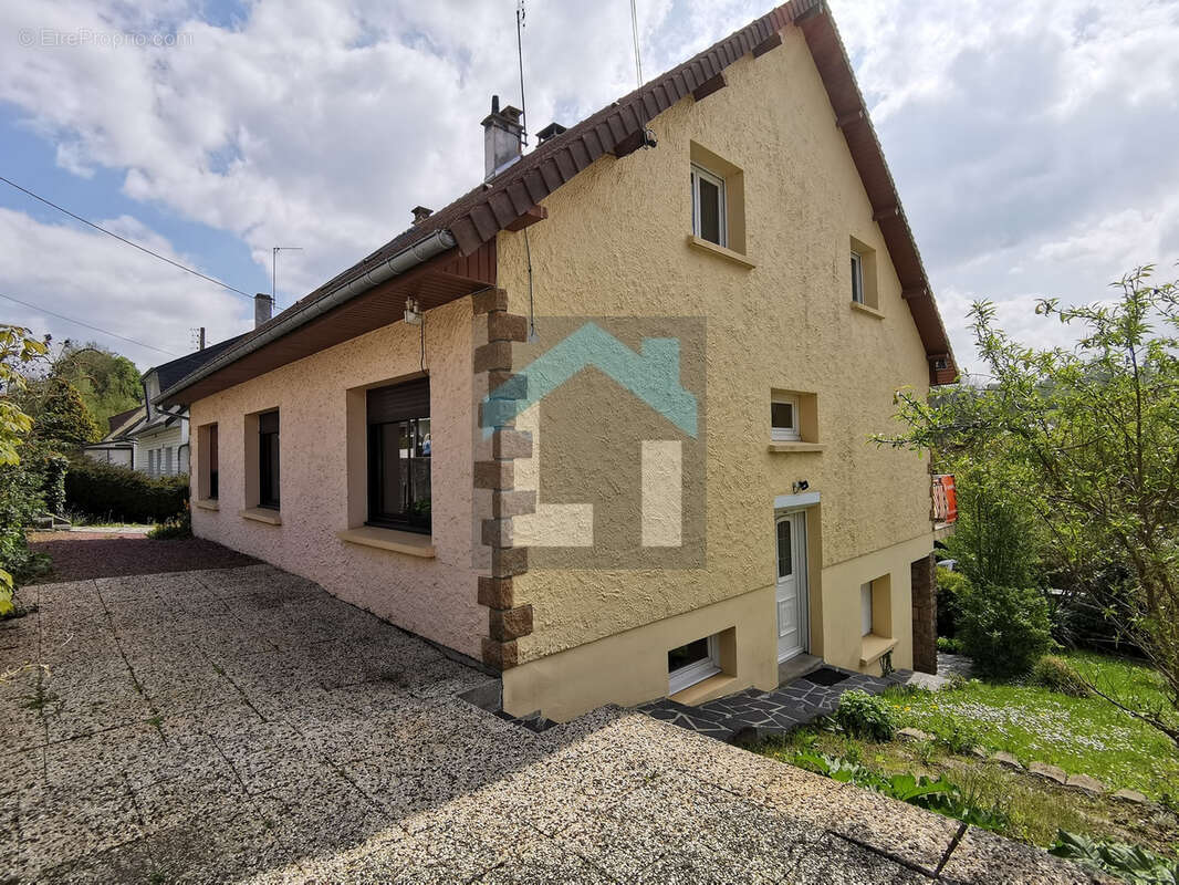 Maison à VILLEDIEU-LES-POELES