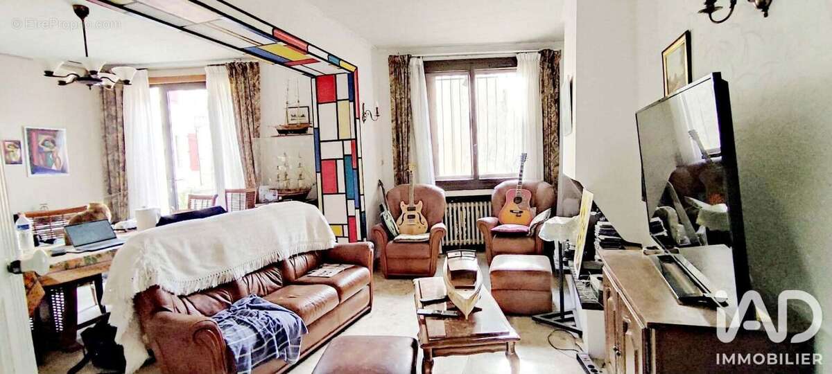 Maison 215 m² à Pouzolles  - photo 8