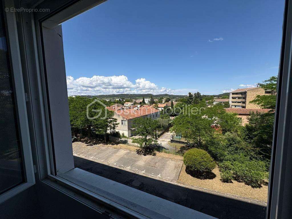 Appartement à BAGNOLS-SUR-CEZE