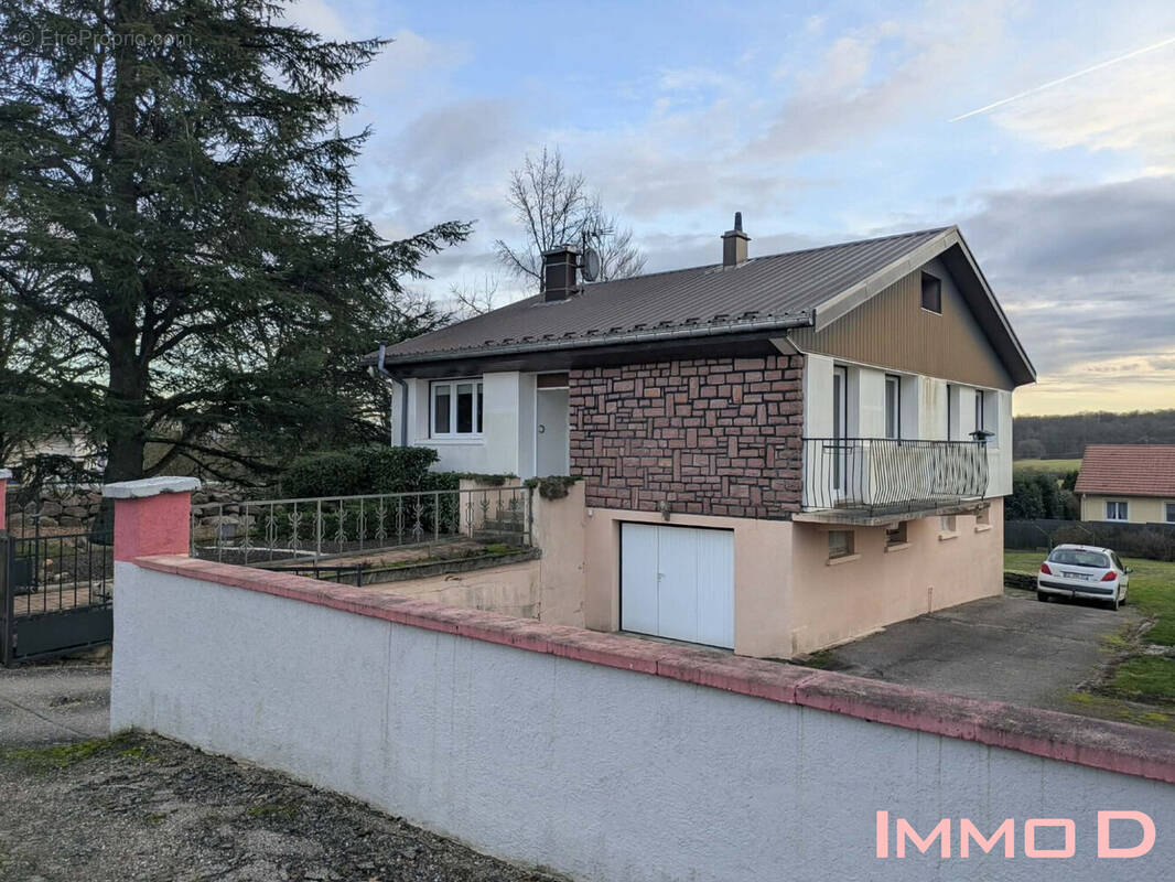 Maison à HADIGNY-LES-VERRIERES