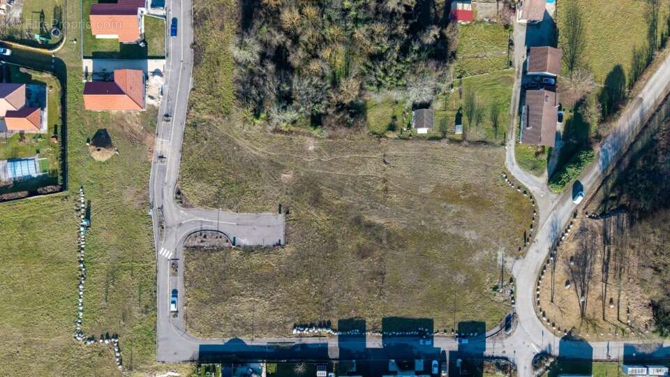 Terrain à SAINT-ROMANS