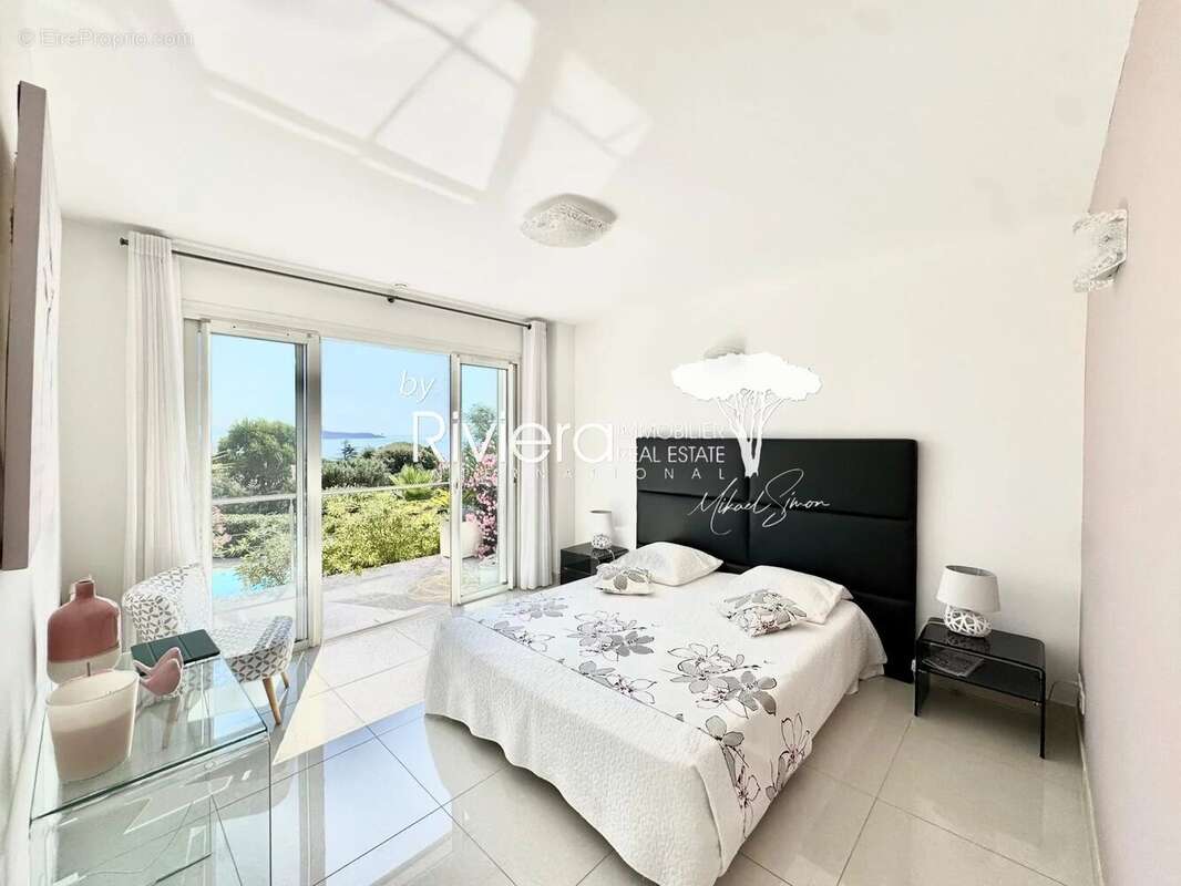 Cavalaire   propriété 309m2 vue mer, piscine & proche plages - photo 18